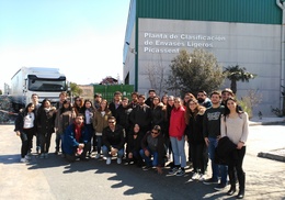 Visita estudiants Màster en Enginyeria Ambiental a una planta classificadora d'envasos