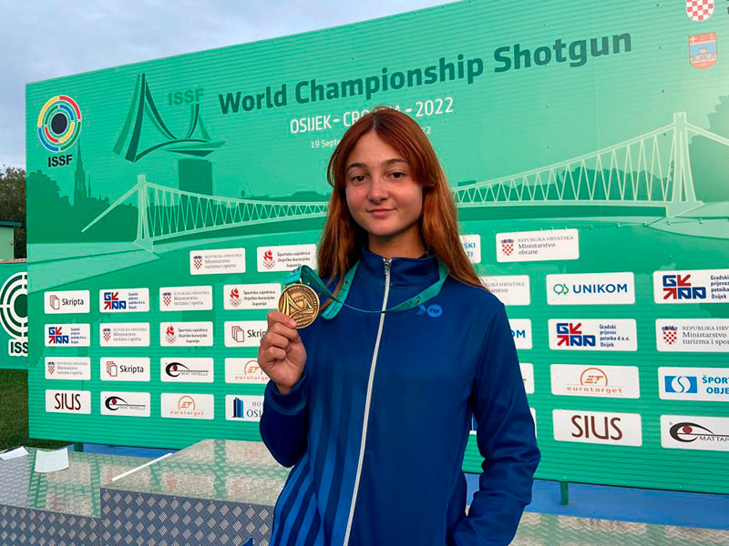 La estudiante de la UV Paula Morcillo, bronce en el Campeonato del Mundo de Tiro Olímpico - imatge 0