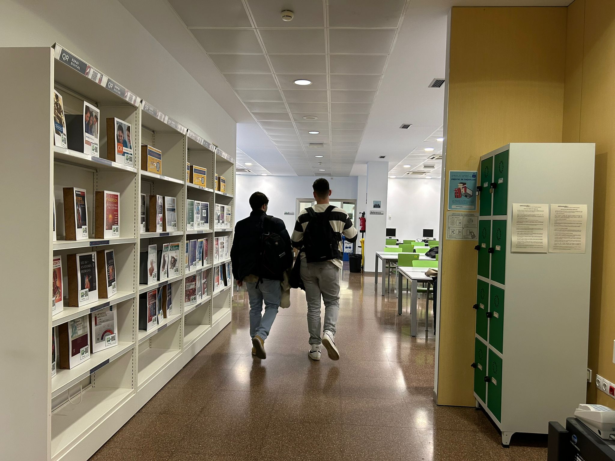 EspaiQR and lockers