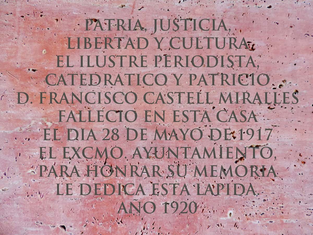 Placa Primer Claustro Facultad