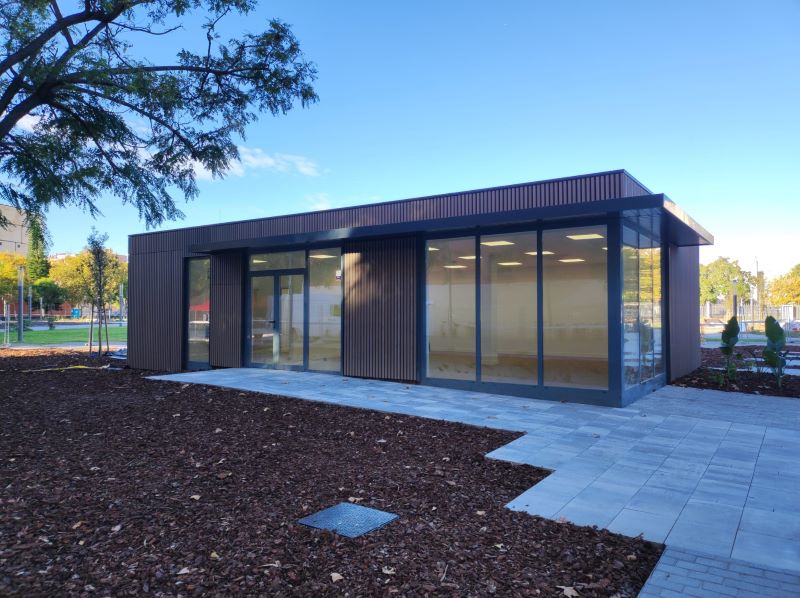 Vista exterior del edificio prefabricado